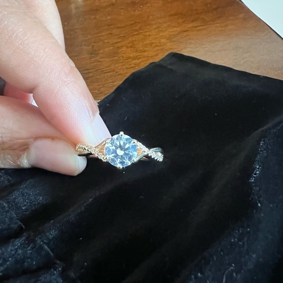 Diamond Nexus-Engagement Ring - Picture 5 of 5